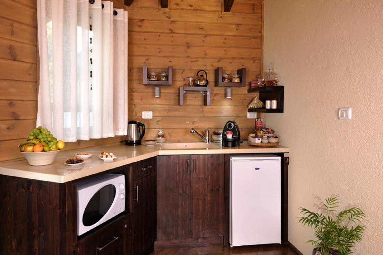 Talia Cabin Guest & Spa Rosh Pinna Exteriör bild